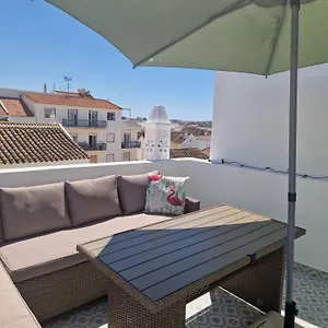 house-with-private-roof-terrace-in-centre.hotelaalgarve.com/